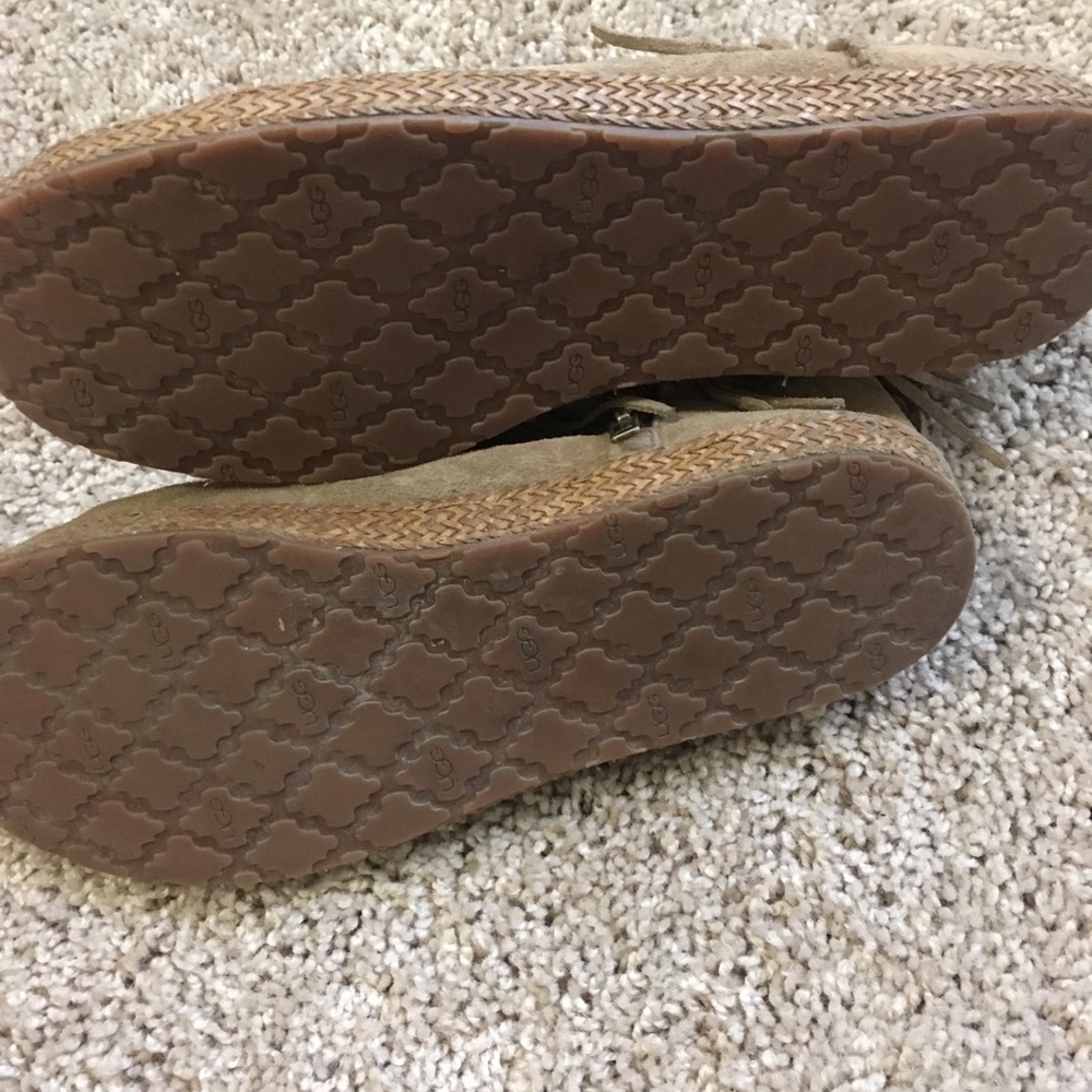 Ugg boot Shenendoah size 9 - Picture 2 of 4